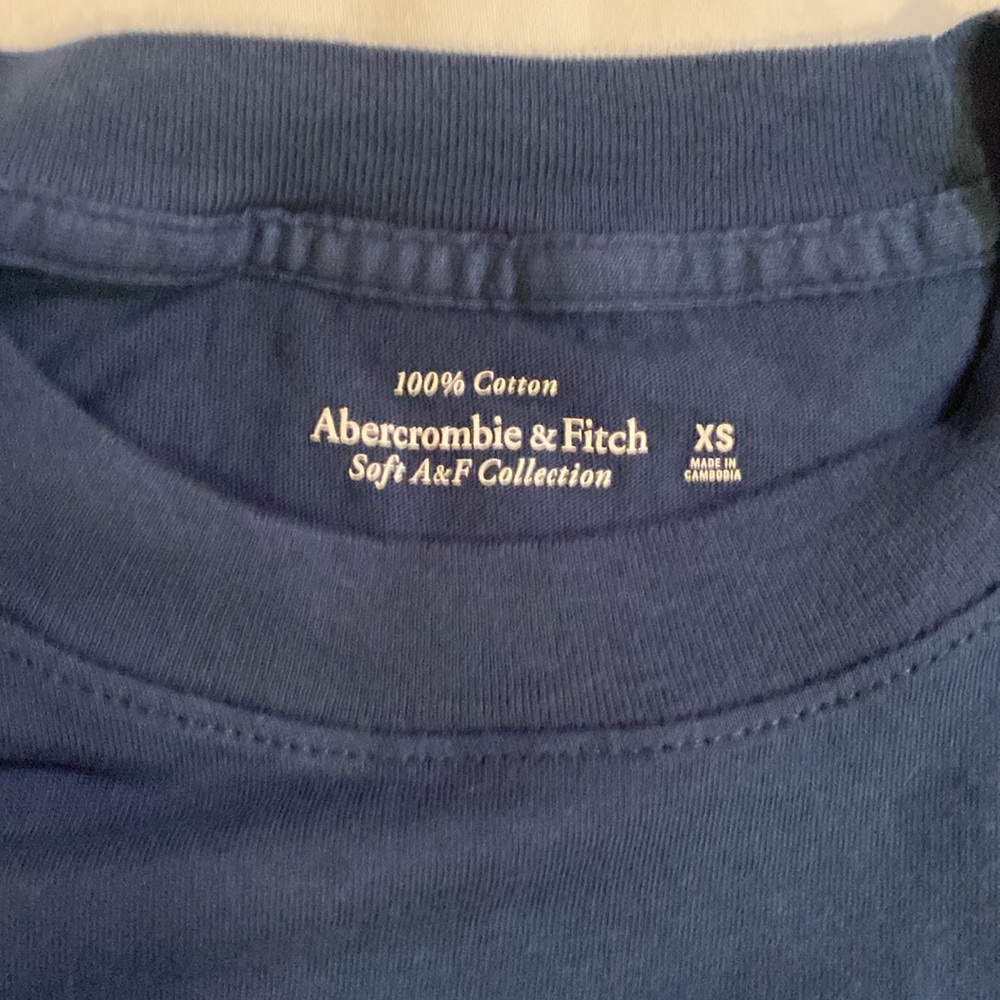 BNWT Abercombie & Fitch New York Sports crewneck t-shirt in navy blue. - Picture 4 of 8